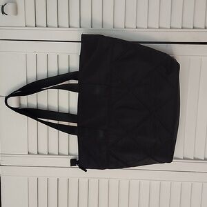 Black quilted texture tote bag